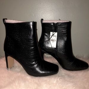 Express black heeled booties
